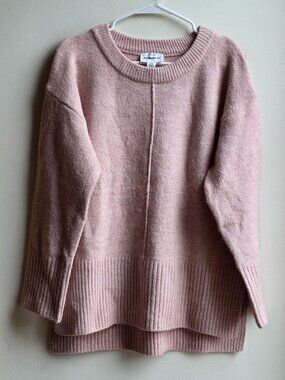 For The Republic Pink Scoop Neck Sweater Size Medium